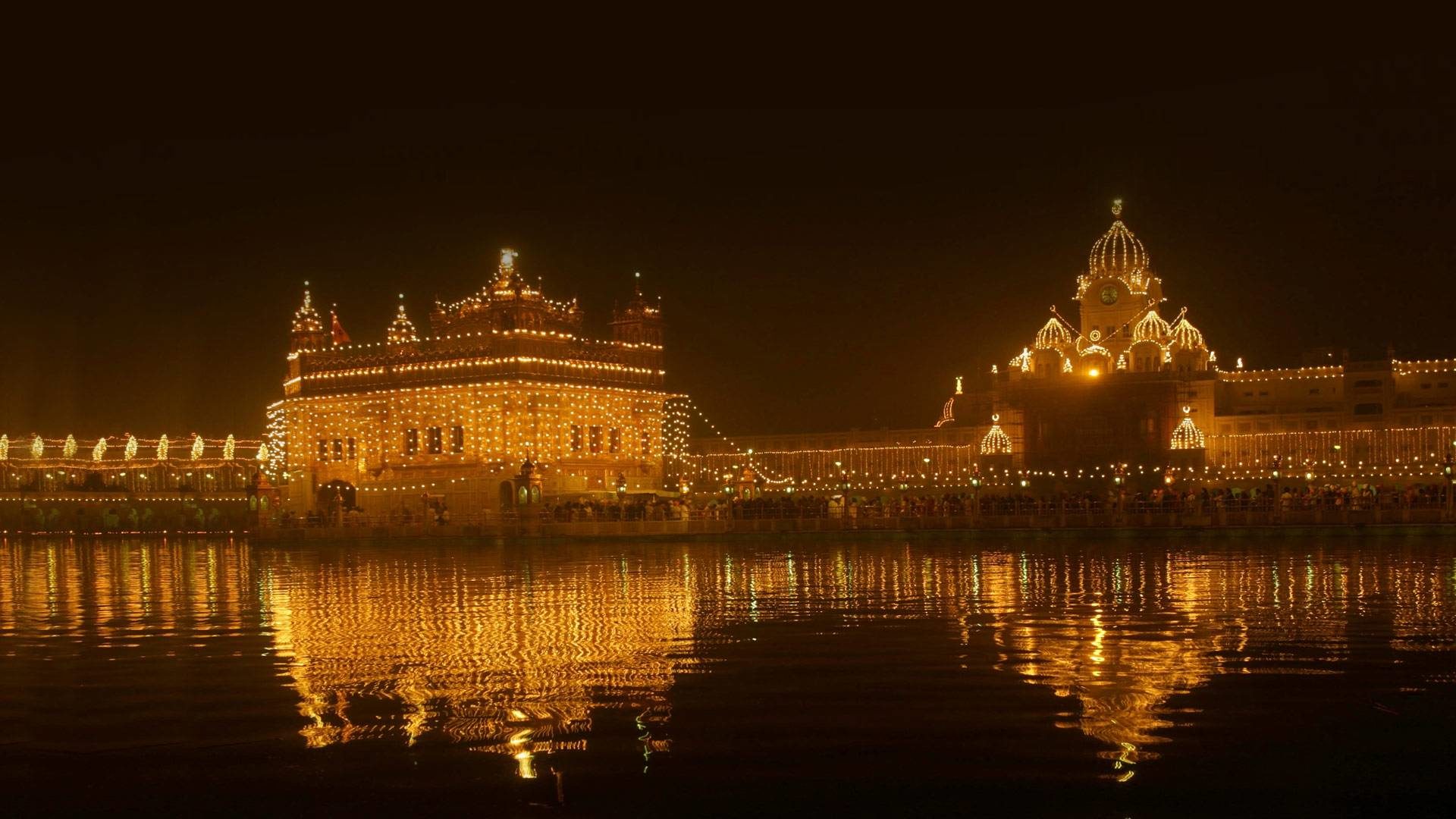 golden temple at night wallpaper 3