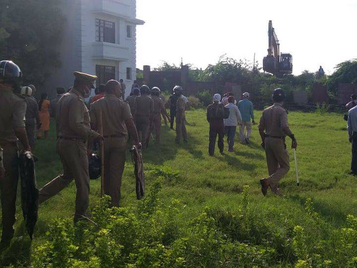  Lucknow Administrative Staff Reached To Demolish Illegal Occupation Building In Lucknow Uttar Pradesh